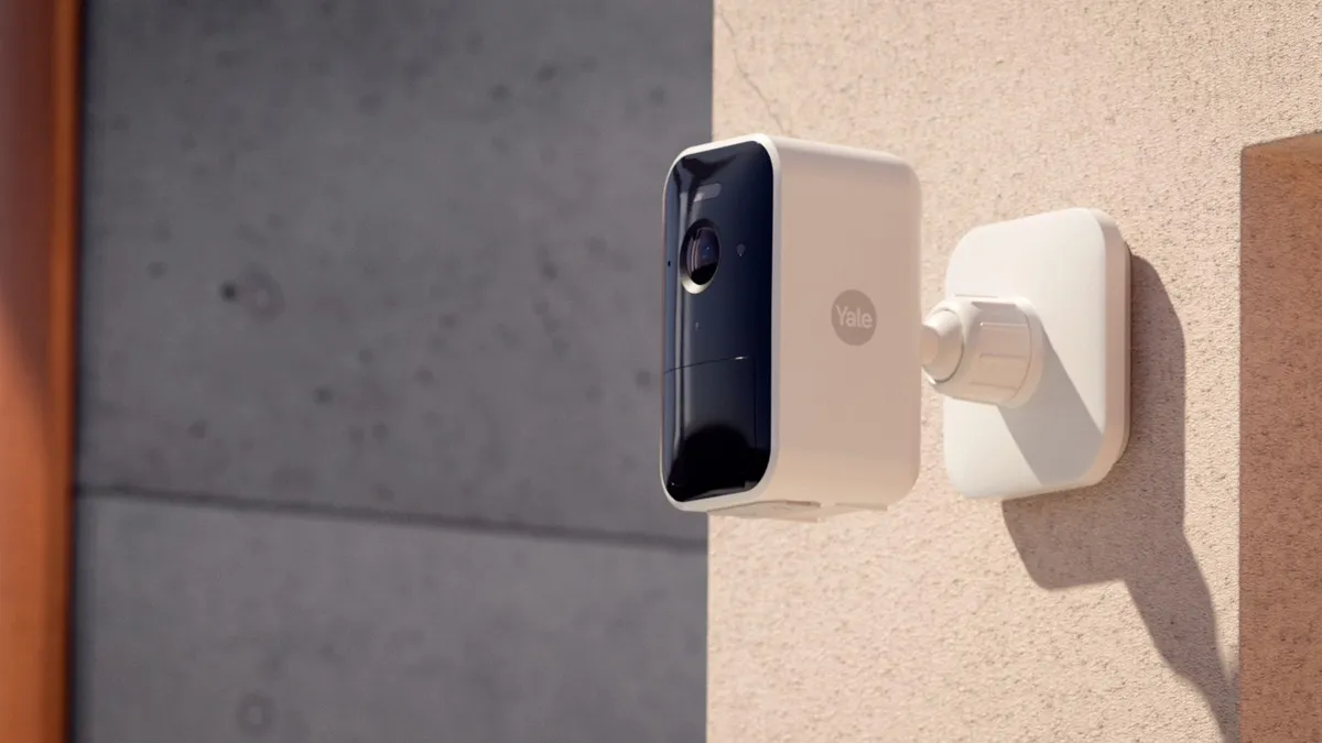 Yale Smart Outdoor Wi-Fi Camera photo 3